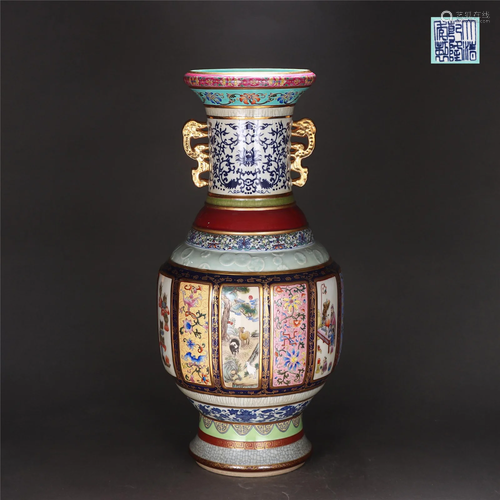 A MAGNIFICANT AND RARE PORCELAIN VASE