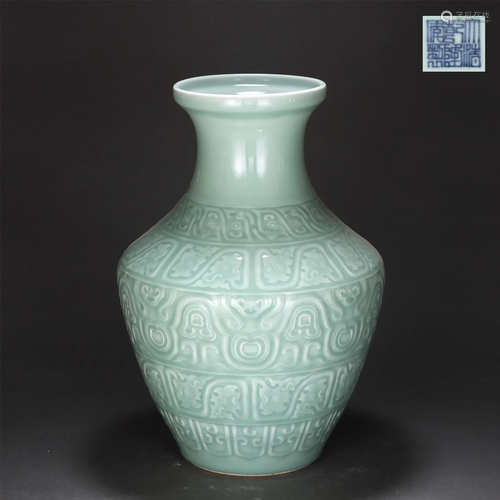 A FINE CELADON GLAZED JAR