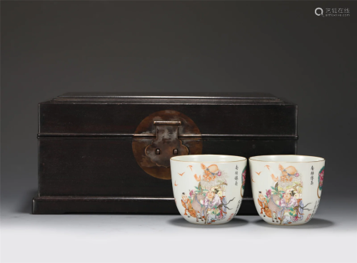 PAIR FAMILLE ROSE IMMORTALS CUPS