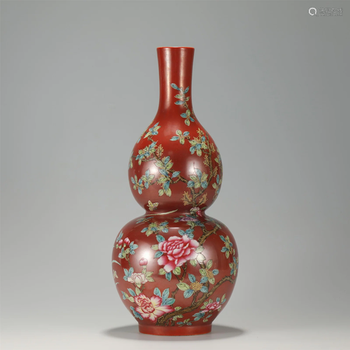 A FAMILLE ROSE DOUBLE GOURDS VASE