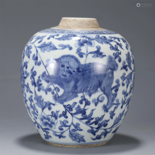 A BLUE AND WHITE FO DOG JAR