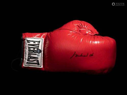 A Muhammad Ali Signed Autographed Everlast Boxing Glove