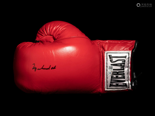 A Muhammad Ali Signed Autographed Everlast Boxing Glove