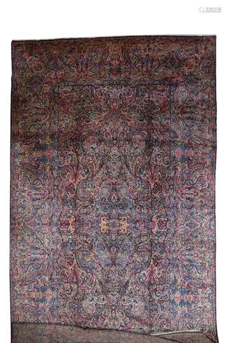 Tapis Kerman, 10'7'' x 19'2''