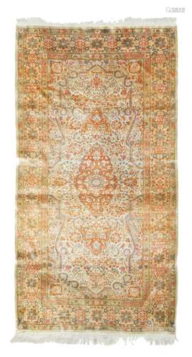 Tapis en soie, 2' x 4'