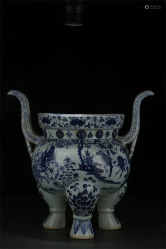 A Pair of Blue-and-white Tripod Incense Burners