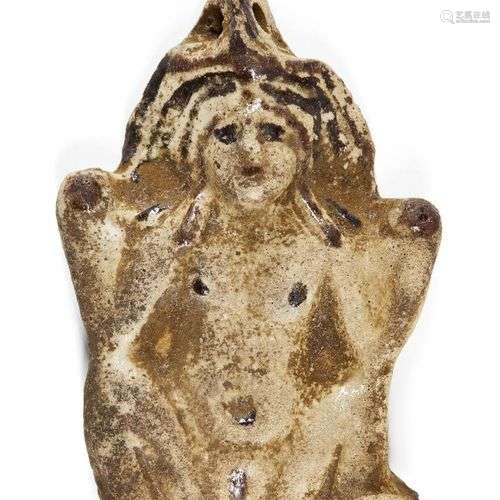 Ancienne amulette égyptienne en faïence blanche représentant...