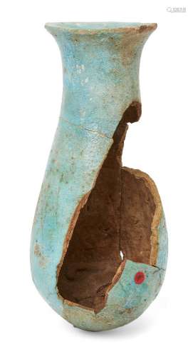 Vase de composition égyptien fragmentaire à glaçure bleue, à...