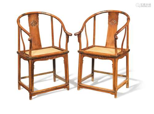 A PAIR OF RARE HUANGHUALI HORSESHOE-BACK ARMCHAIRS, QUANYI