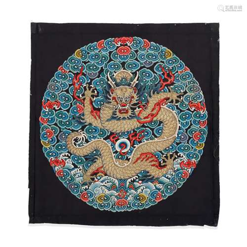 AN EMBROIDERED IMPERIAL SILK 'DRAGON' ROUNDEL, BUZI