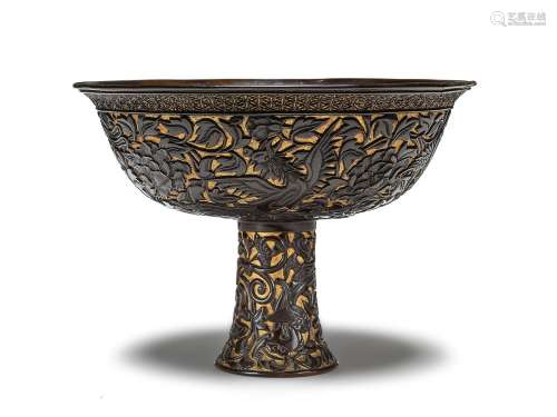A VERY RARE GILT AND BROWN LACQUER 'PHOENIX AND CHILONG' STE...