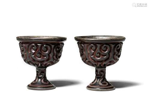A PAIR OF CARVED TIXI LACQUER STEM CUPS