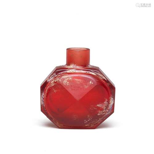 A RUBY-RED GLASS FACETED SNUFF BOTTLE