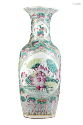 A famille rose porcelain vase with flower decoration (defect...