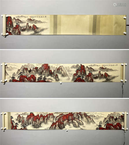 A LONG CHINESE HORIZONTAL LANDSCAPE PAINTING HAND SCROLL