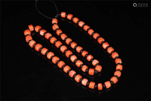 A VINTAGE CHINESE CORAL NECKLACE