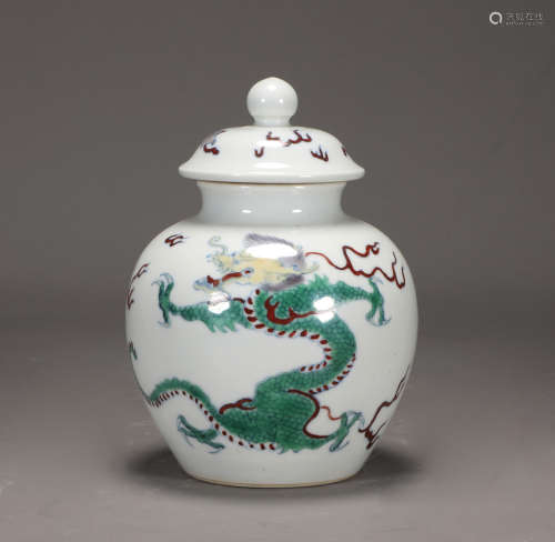 A CHINESE DOUCAI PORCELAIN LODDED DRAGON DESIGN VASE