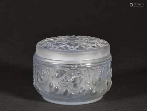 Julien Henri VIARD (1883-1938) Poudrier circulaire en verre ...