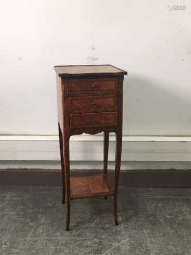 Table chiffonnière en placage de bois de rose marqueté en fr...