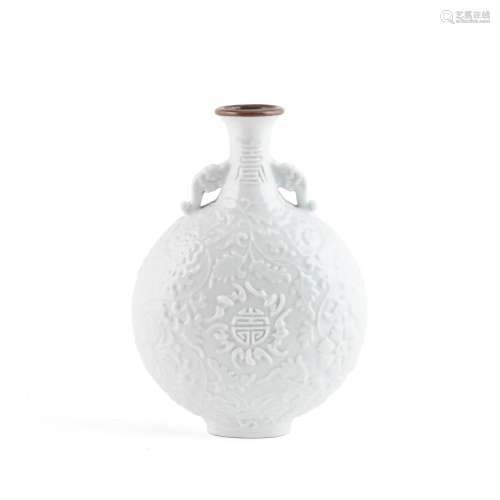A MOULDED WHITE-GLAZED MOONFLASK
