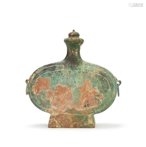 AN ARCHAIC BRONZE LOBED WINE VESSEL AND COVER, BIANHU