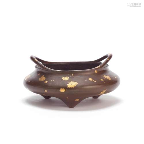 A GOLD-SPLASHED BRONZE TRIPOD INCENSE BURNER