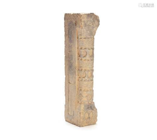A POTTERY TOMB PILASTER