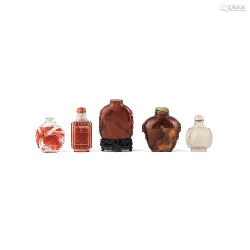 A GROUP OF FIVE VARIOUS SNUFF BOTTLES