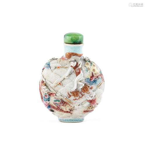 A MOULDED FAMILLE ROSE SNUFF BOTTLE