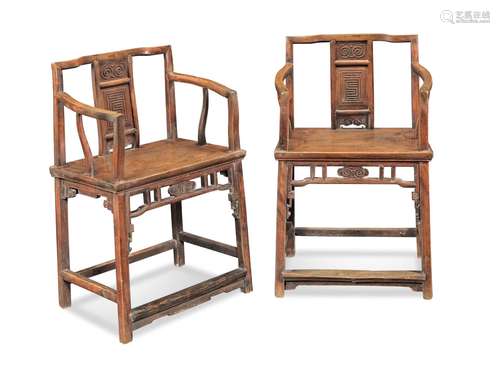 A PAIR OF HETAOMU YOKE-BACK ARMCHAIRS