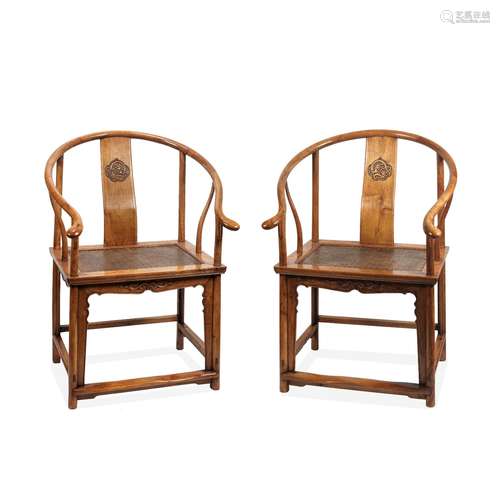 A PAIR OF HUALI HORSESHOE-BACK ARMCHAIRS, QUANYI