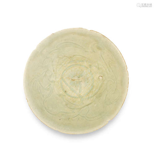 A CARVED QINGBAI-GLAZED BOWL