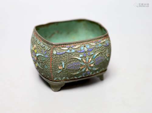 A cloisonne enamel incense burner, 9cm wide