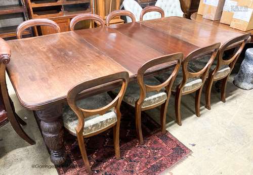 A late Victorian mahogany extending dining table, 238cm exte...