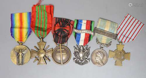 Six French WW1 and WW2 medals, including a French resistance...