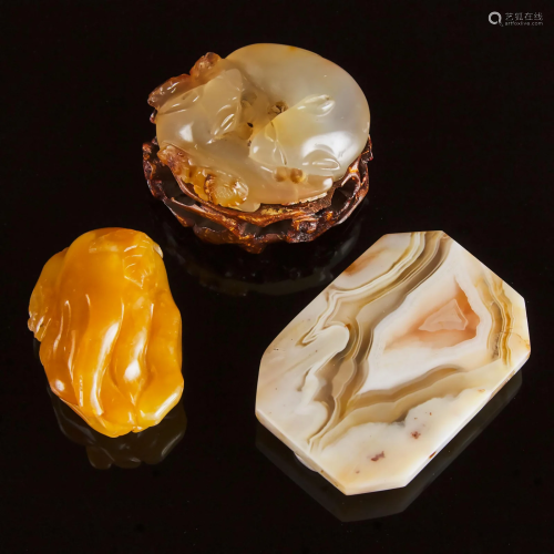 A Group of Three Chinese Agate Carvings, 19th Century