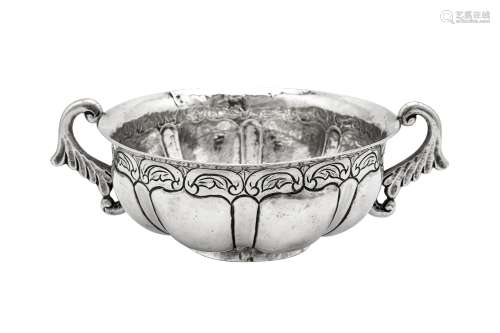 An early 20th century Mexican silver twin handled bowl, circ...