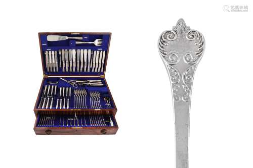 A cased George V sterling silver table service of flatware /...