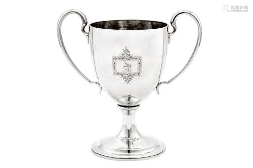A George III Irish sterling silver twin handled cup, Dublin ...