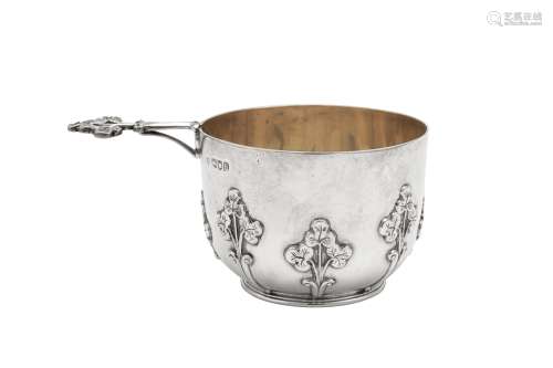 An Edwardian sterling silver porringer bowl, London 1903 by ...