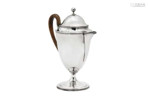 A George III sterling silver coffee pot or jug, London 1794 ...