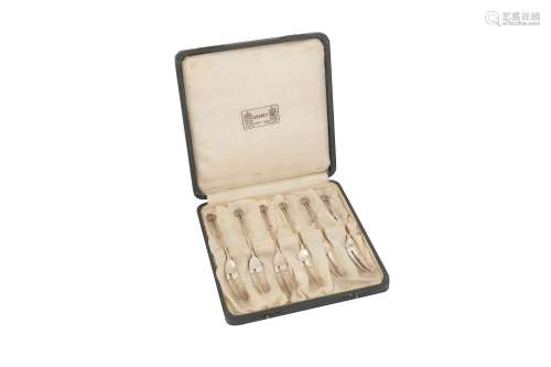 A cased set of George V ‘Arts and Crafts’ sterling silver ca...
