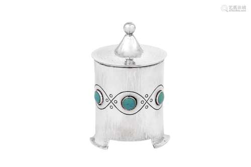 An Edwardian ‘Arts and Crafts’ sterling silver tea caddy, Bi...