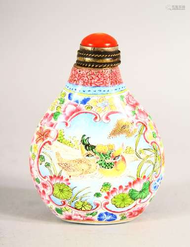 A CHINESE ENAMEL SNUFF BOTTLE and hardstone stopper, painted...