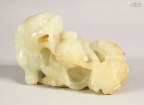 A GOOD CHINESE CARVED JADE FIGURE OF TWO DOGS OF FO, 9cm lon...