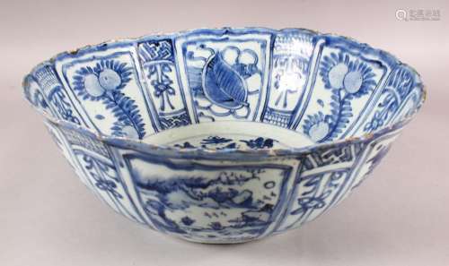 A GOOD LARGE CHINESE WANLI BLUE & WHITE PORCELAIN BOWL - wit...