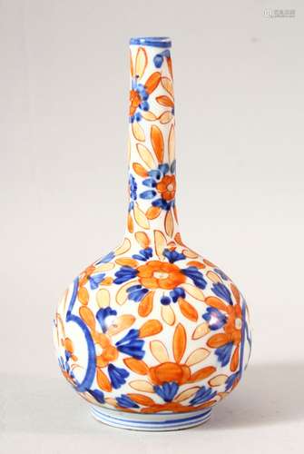 A SMALL IMARI STYLE PORCELAIN BOTTLE VASE, 16cm high.