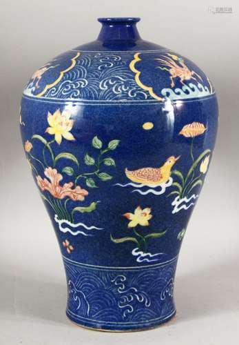 A CHINESE MING STYLE FAHUA MEIPING PORCELAIN VASE - decorate...