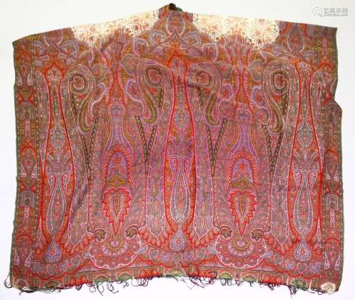 A GOOD PAISLEY SHAWL, 320cm x 150cm.