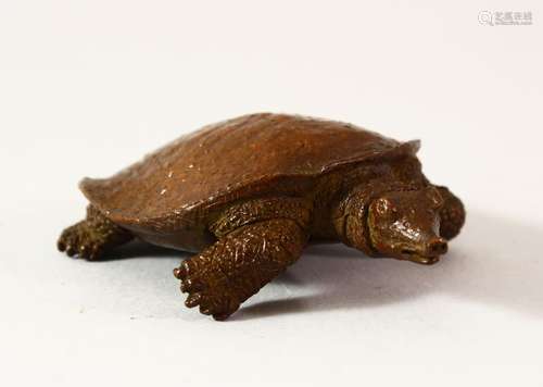 A JAPANESE BRONZE TORTOISE, 8.5cm long.